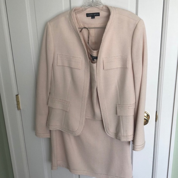 Albert Nikon champagne suite - Picture 1 of 2